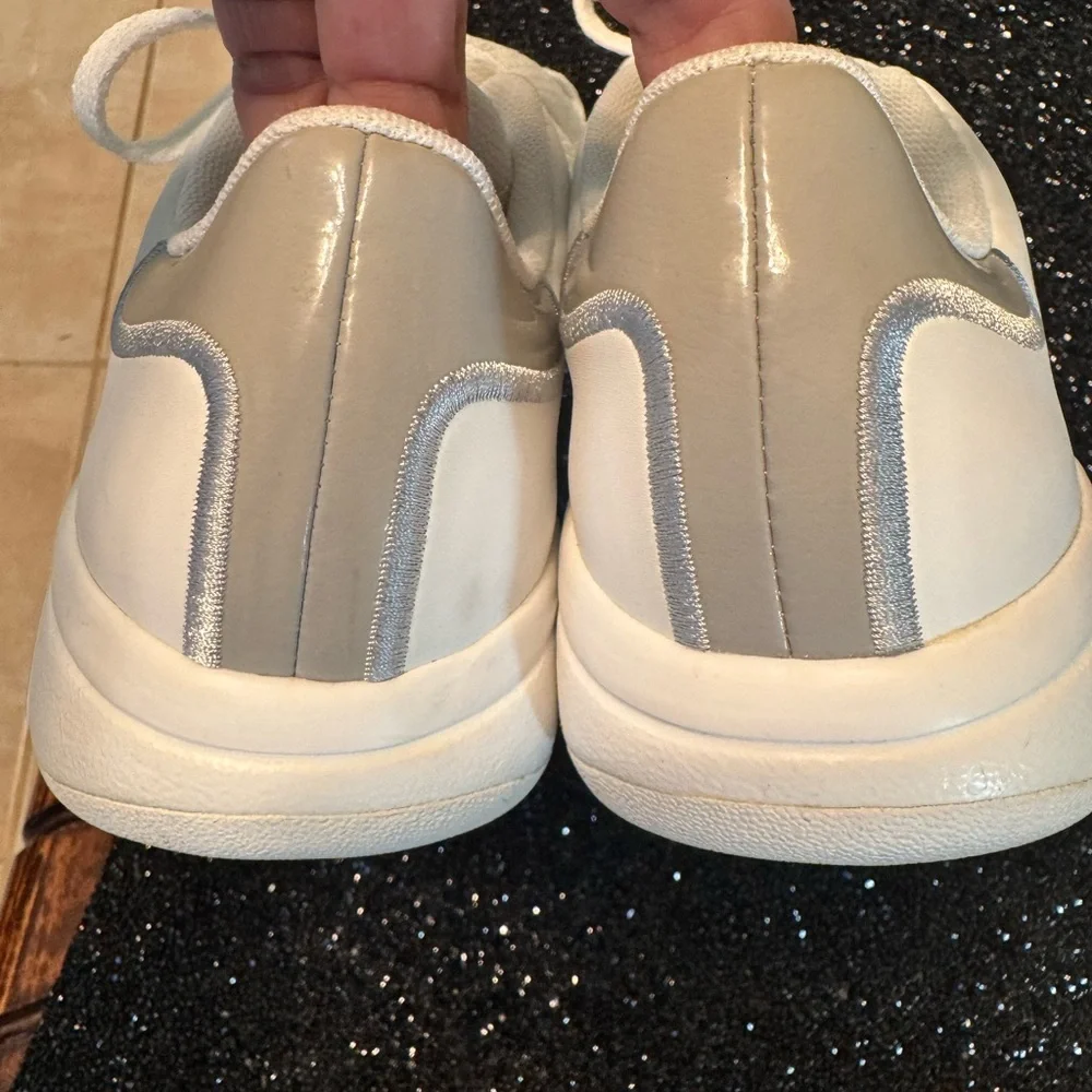 Adidas White Women's Sneakers - Picture 3 of 11